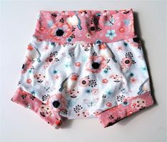 Kurze Hose mit Blumen/Vogel 104/110 NEU