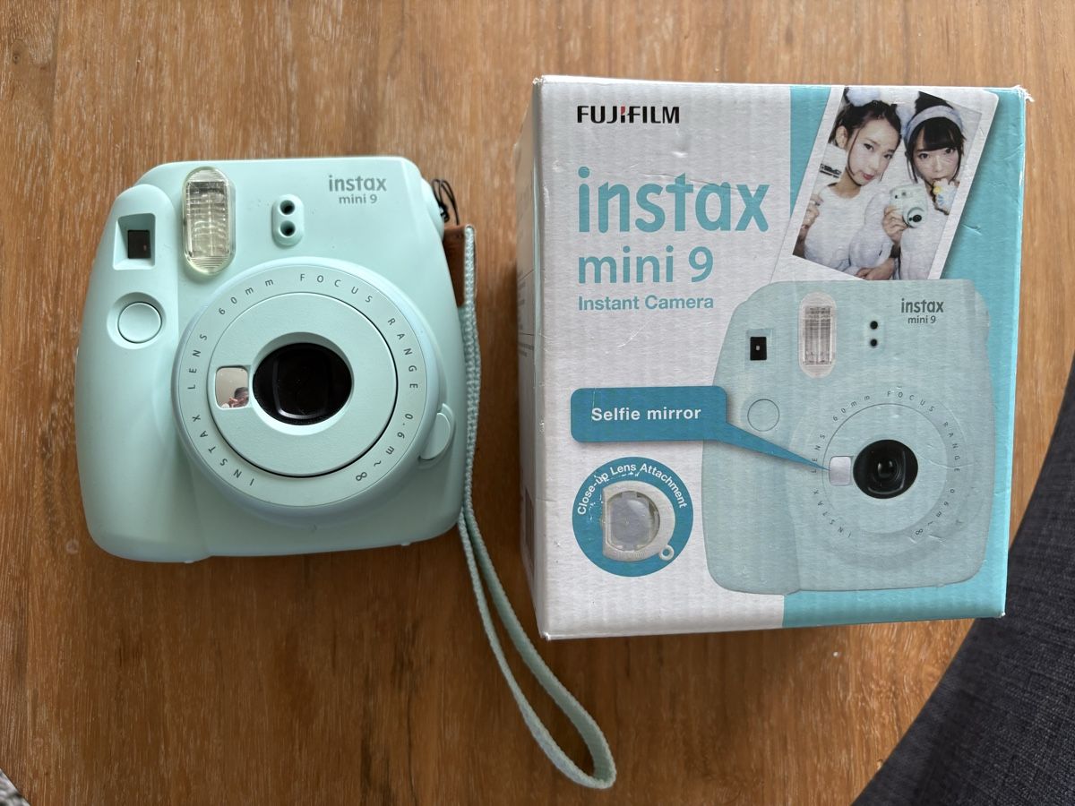 Fuji Fotocamera: Fujifilm Instax Mini Instant Camera – Usato da Zürich venduto da ant_5rpz