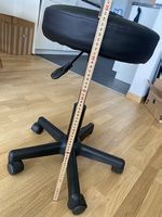 Neuwertiger Rollhocker höhenverstellbar
