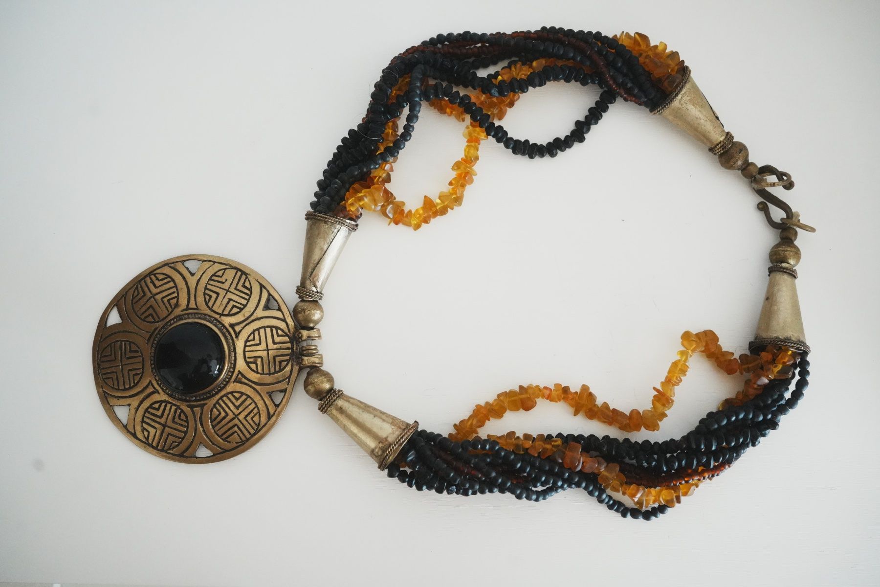 Catenine: Ethno Kette Medaillon Bernstein Stammesschmuck – Usato da Volketswil venduto da HeredisAntiques 3