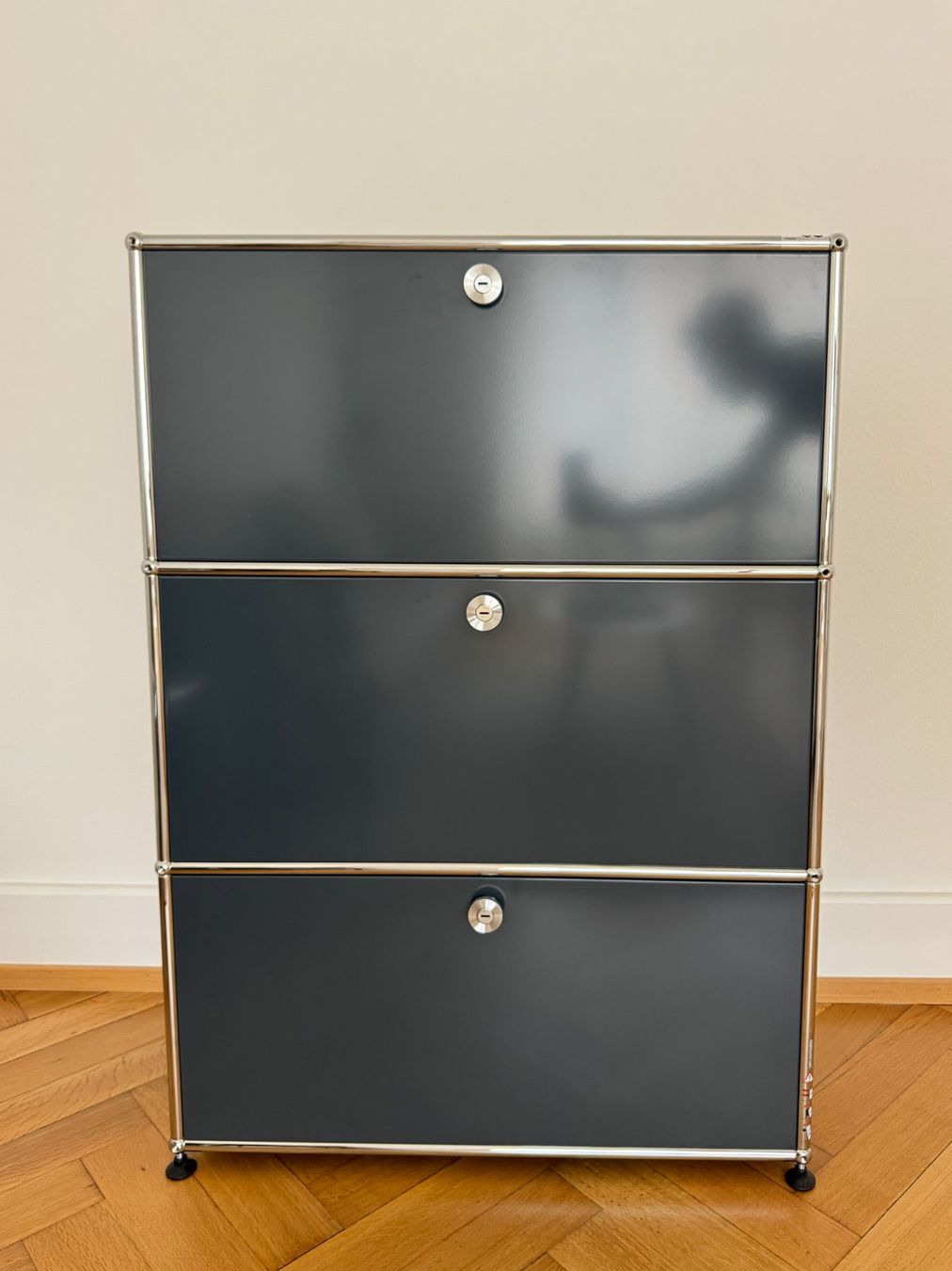 USM Cassettiere: USM Haller Sideboard / Highboard / Kommode – Nuovo e nell'imballaggio originale da Basel venduto da OliverWa