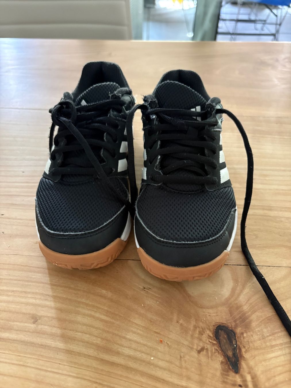 Adidas Scarpe da uomo: Adidas Trainingsschuh Gr. 34 – Usato da Bern venduto da massfabia1 1