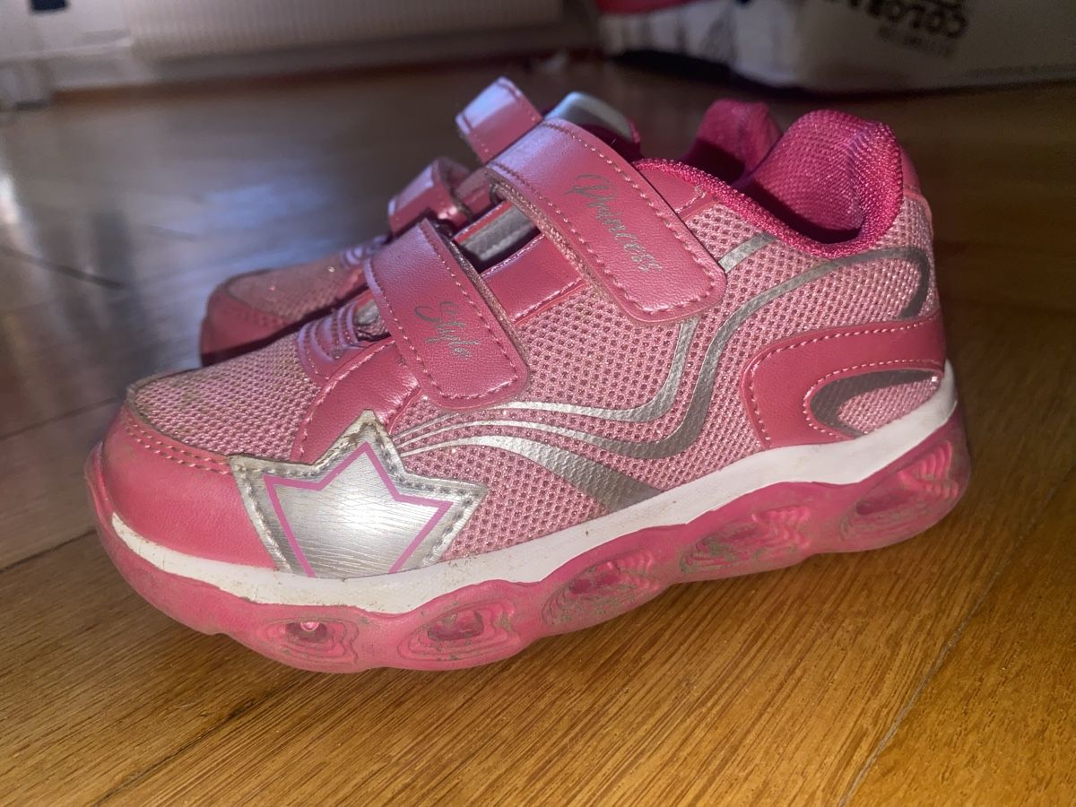 Scarpe per ragazze: Turnschuhe Gr. 27 aus Milano – Usato da Bern venduto da Elisa64 1