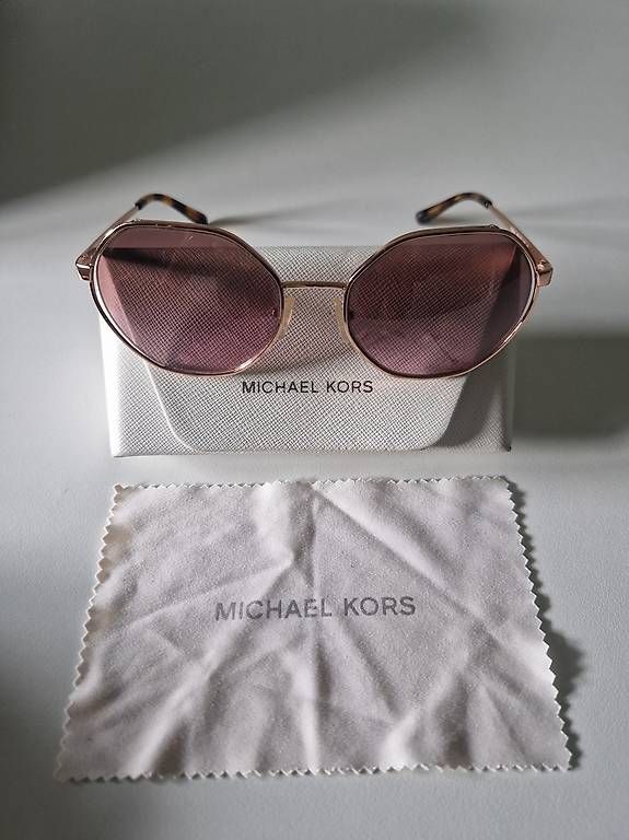Occhiali & Lenti: Occhiali da sole Michael Kors  – Usato da Bellinzona venduto da lus_lyb5