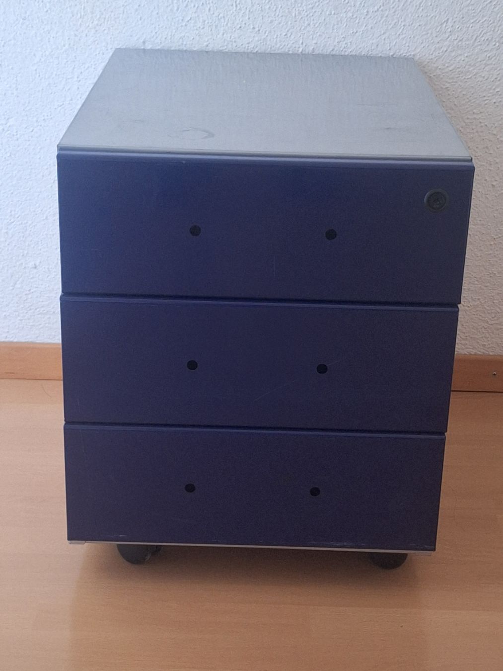 Banconi: Büro Korpus ab nur 1 Fr. !!! – Usato da Grüt (Gossau ZH) venduto da wisdomio7 7