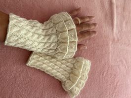 Amedisli NEU, beige mit Perlen