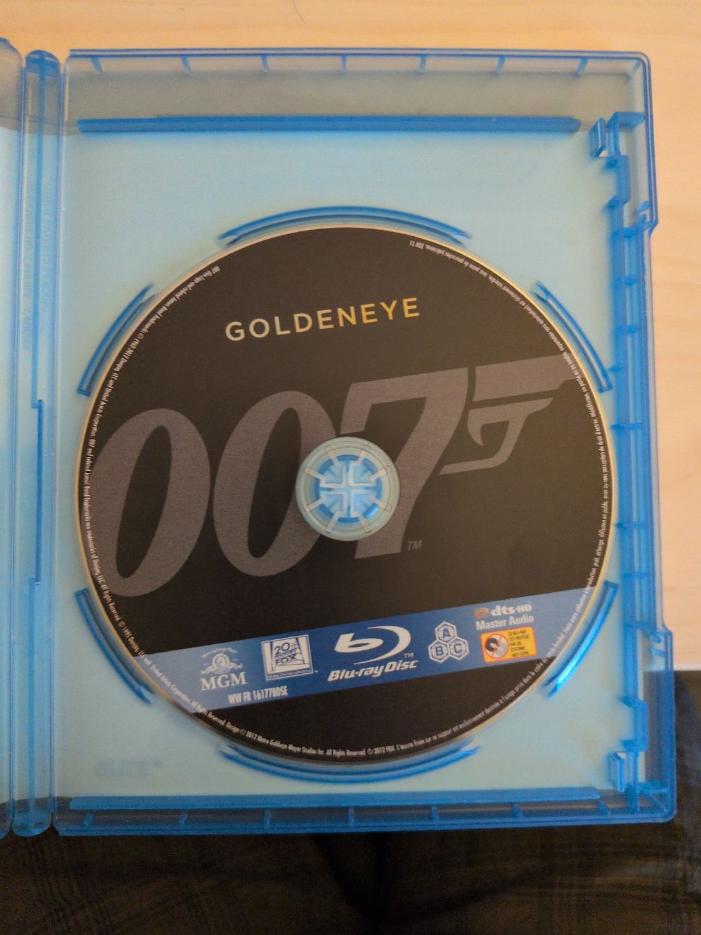 Tutti i DVDs: GoldenEye 007 Blu-ray – Nuovo (secondo la descrizione) da Gland venduto da Kyostal 2