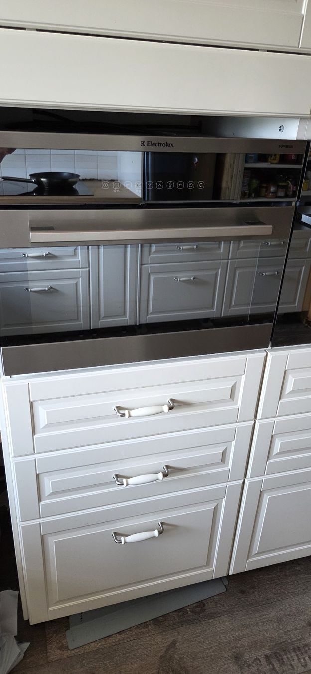 Electrolux Forni: Electrolux Einbau Backofen mit Mikrowelle Euro EB4SL90CN – Usato da Zezikon venduto da Albula390 1