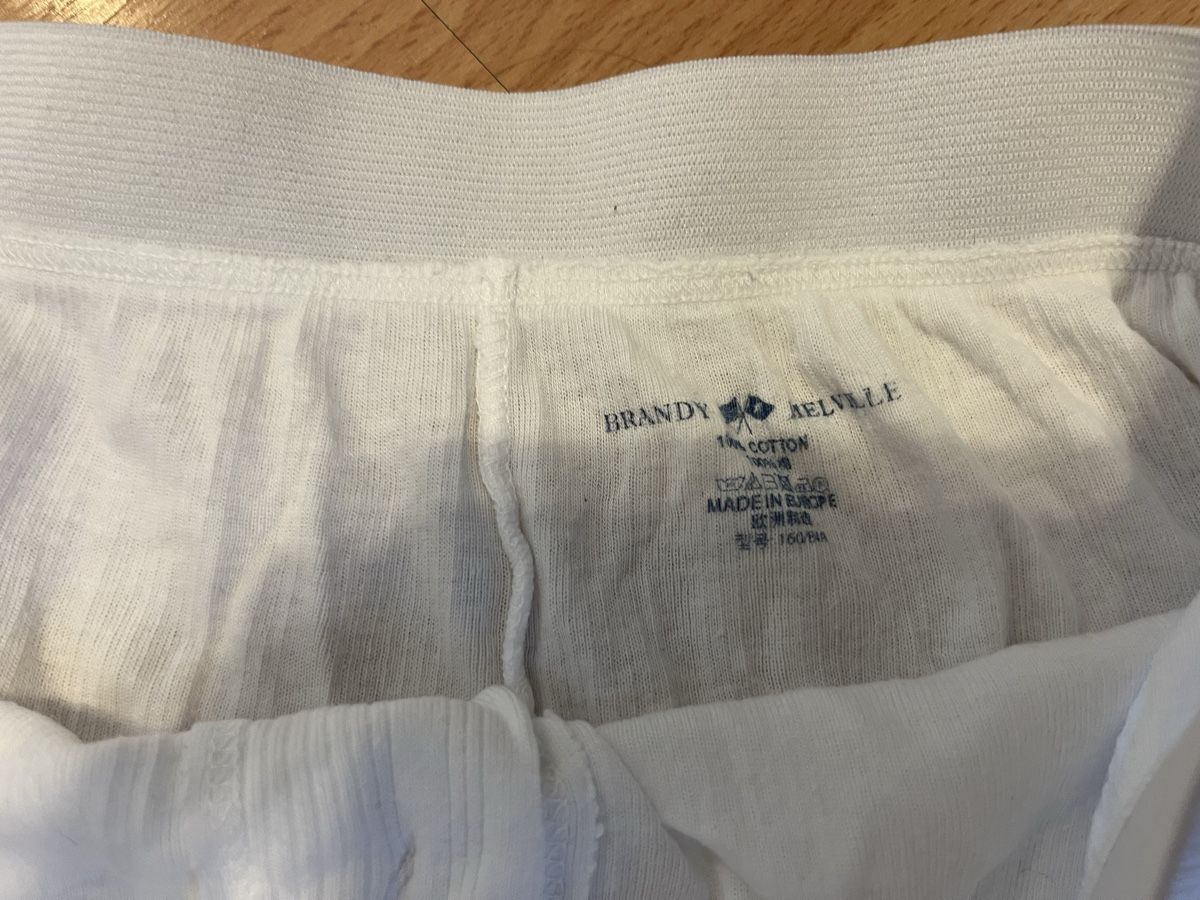 Brandy Melville Pantalons: BRANDY MELVILLE SHORTS – Neuf (Voir description) à Zürich par rox_ws8v 1