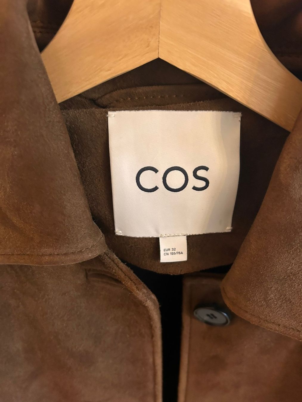 Cos Vestes: COS Suede Jacke – D'occasion à Riehen par brs_g8mx 1