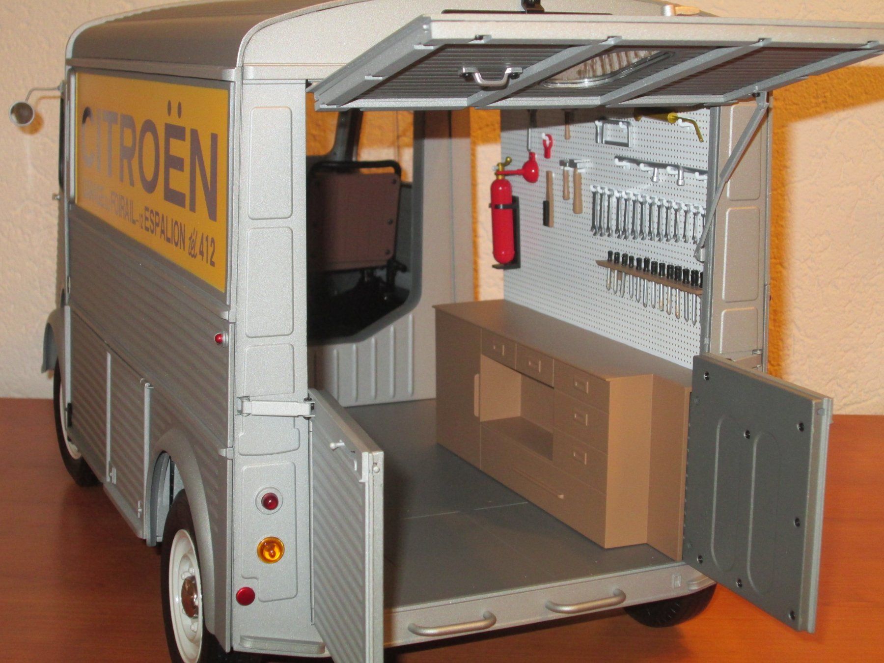 Pocher Modellini d'auto: Citroën Type H  1/8 – Nuovo (secondo la descrizione) da Bonfol venduto da zagato43e 8