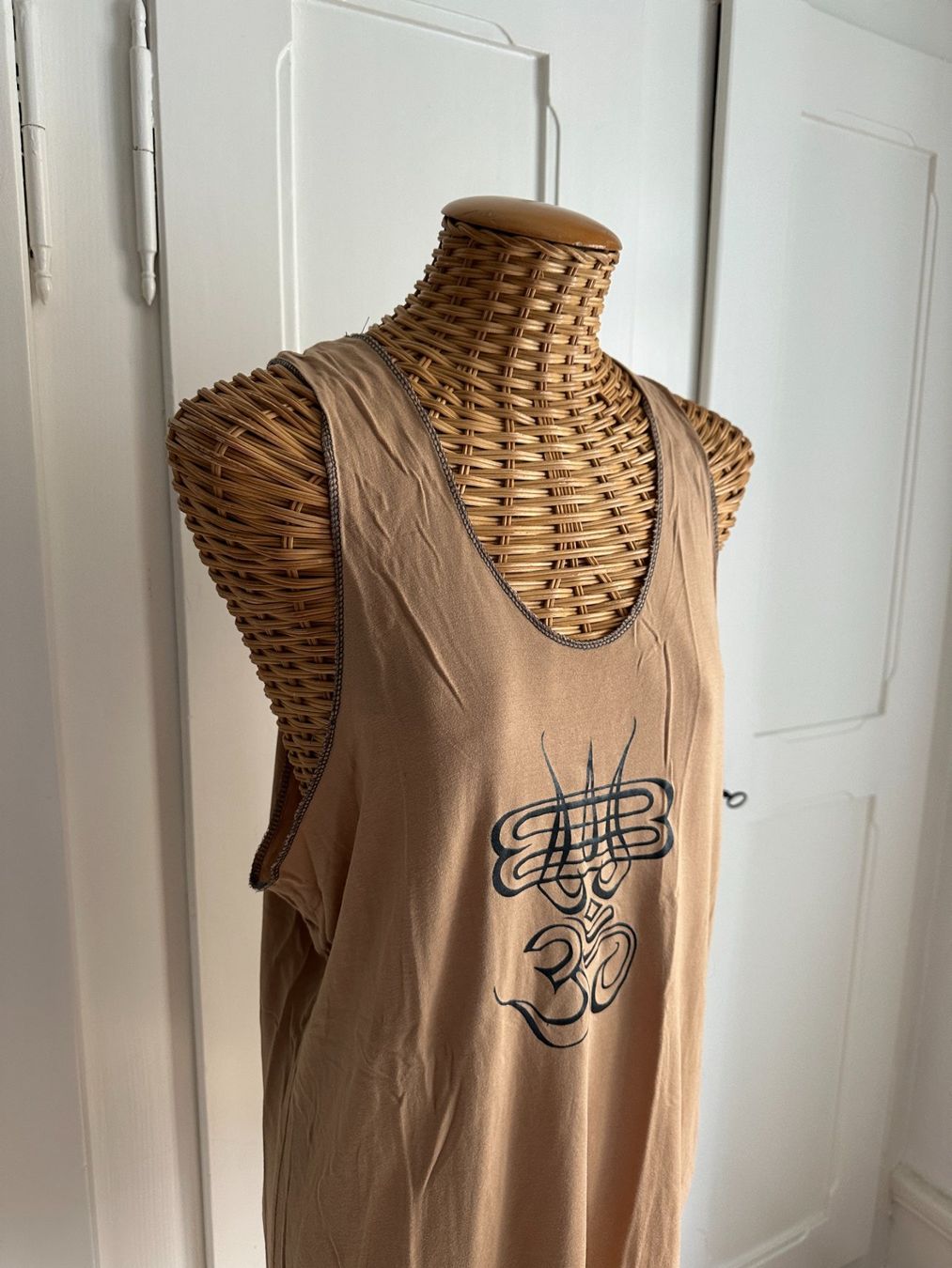 Tops: Goa Yoga Longtop hellbraun M – Gebraucht aus Zürich von Diazaio 1