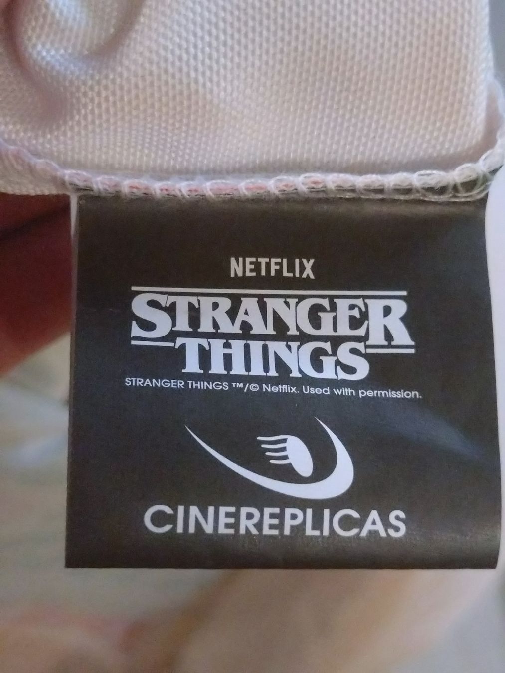 Borse: Totebag  Stranger Things Cinereplicas gently used  – Usato da Farvagny-le-Grand venduto da LaCaverne 7