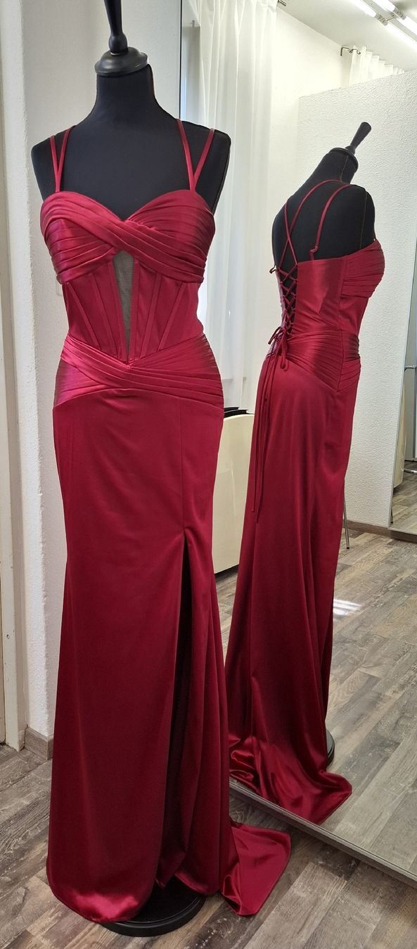 Robes: Abendkleid rot  – Neuf (Voir description) à Uster par VMT. 2