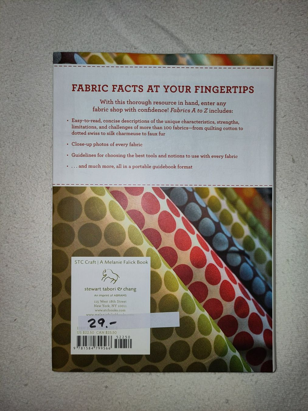 Libri: Fabrics A to Z / by Dana Willard – Nuovo (secondo la descrizione) da Muttenz venduto da Laeckerlihamschter 2