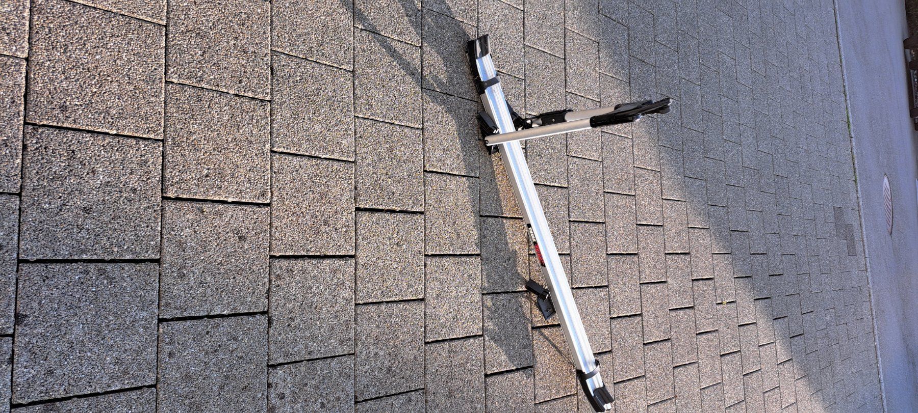 Thule Dachträger: Fahrradträger Thule, Veloträger Dach Thule – Gebraucht aus Hasle LU von Wernerk2
