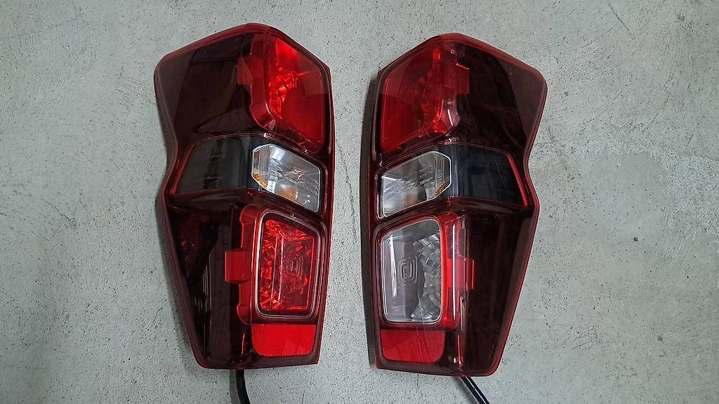 Fari: Rückleuchten Isuzu D-Max – Usato da Landquart venduto da Igi