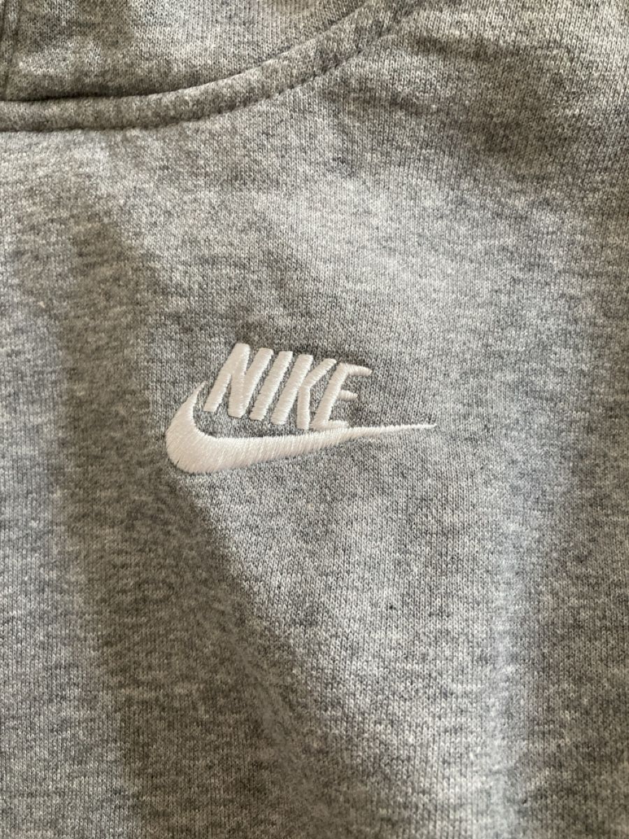 Nike Pullover & Sweatshirts: Pull Nike gris chiné, taille enfant L 148-157cm – Gebraucht aus Gockhausen von fxct 1