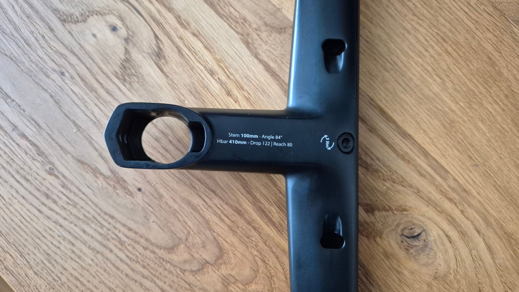 Colnago Pezzi di ricambio: Colnago CC.01 Regular Integrierter Carbon-Lenker – Usato da Liebefeld venduto da Pacem 4