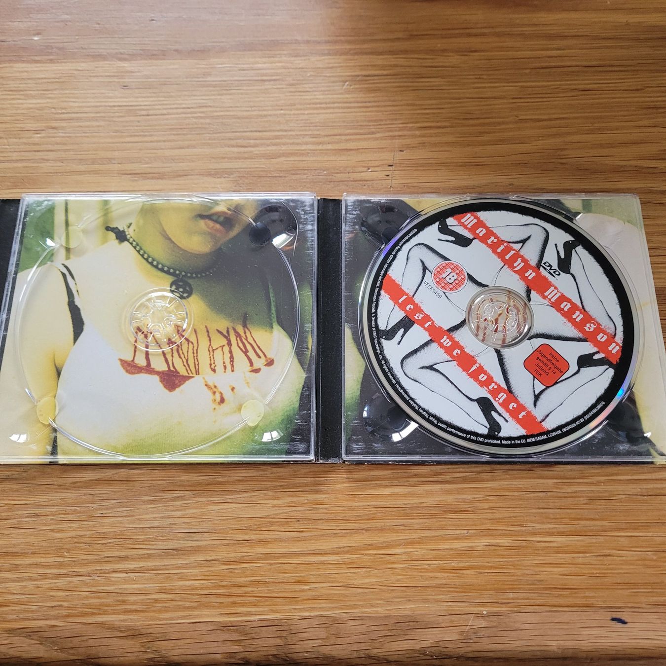 CD: CD Marilyn Manson Lest We Forget 2CD (Manque 1 CD) – Usato da Biel/Bienne venduto da Destockweb 1