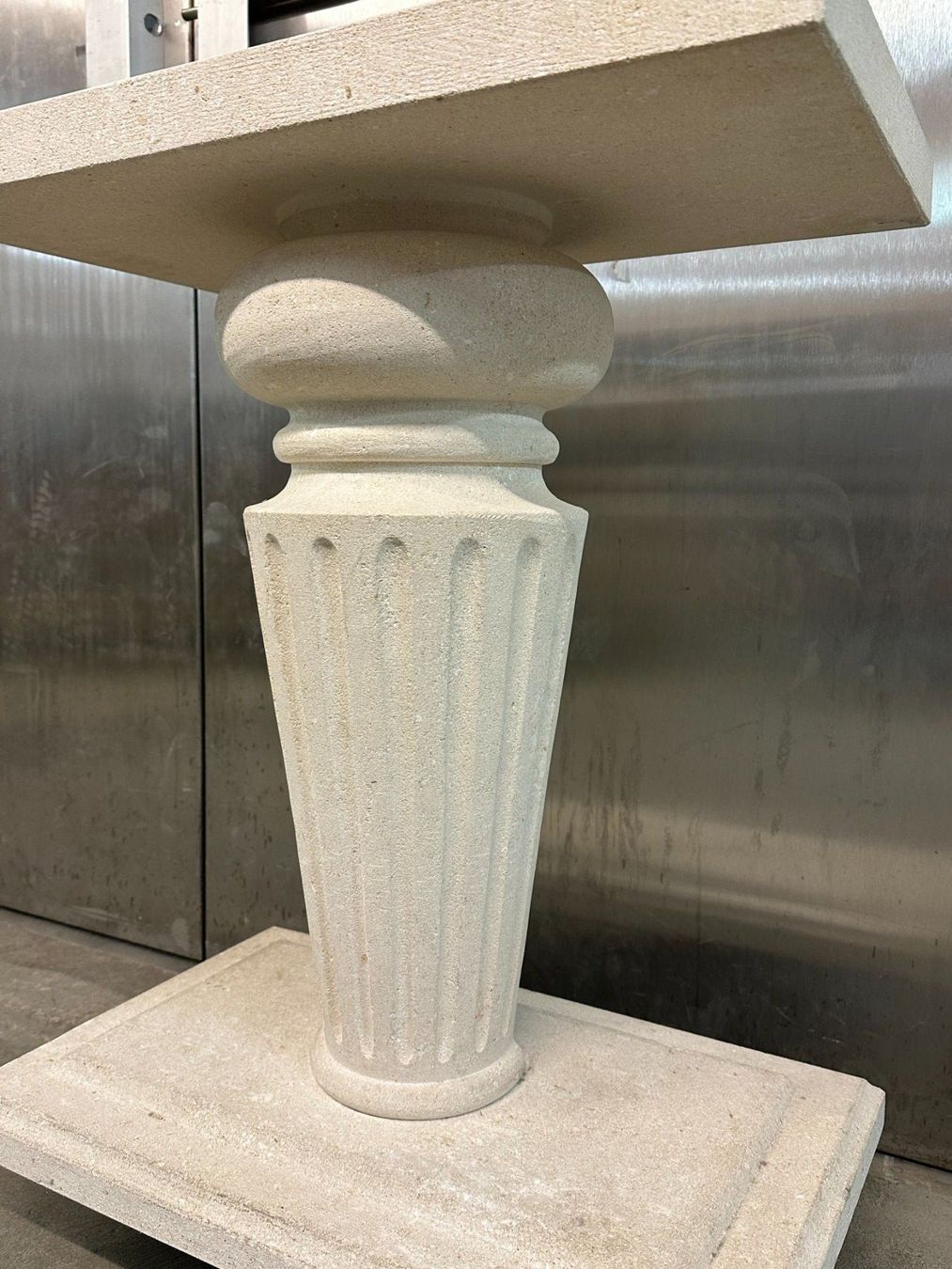 Altri mobili: Sandstein Tischfuss - Sockel für Skulptur oder Tisch – Usato da Luzern venduto da Lager6640 7