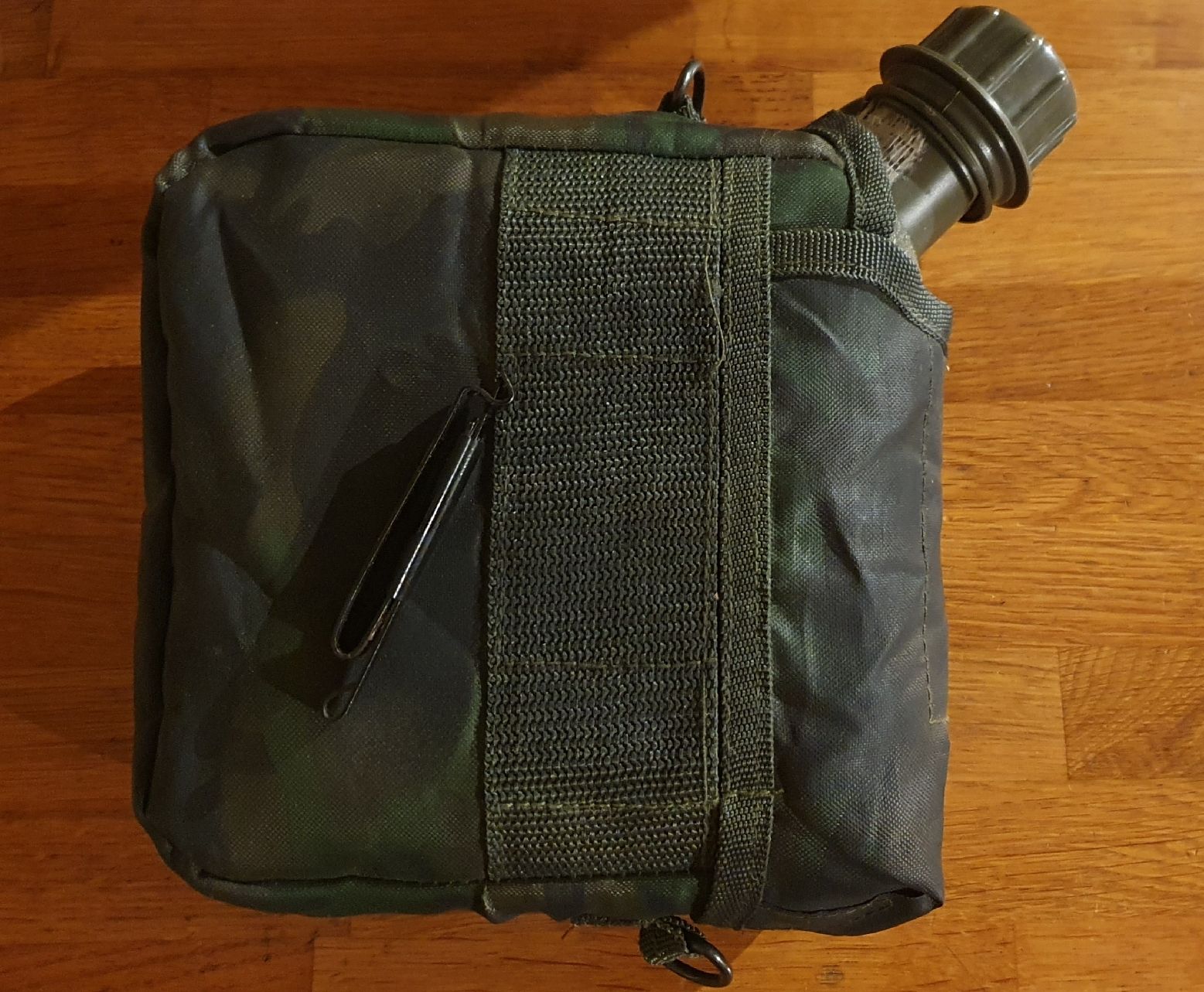 Attrezzatura & Pezzi di ricambio: US Army Feldflasche 1.5 Liter – Nuovo (secondo la descrizione) da Nänikon venduto da Helvetia69 1