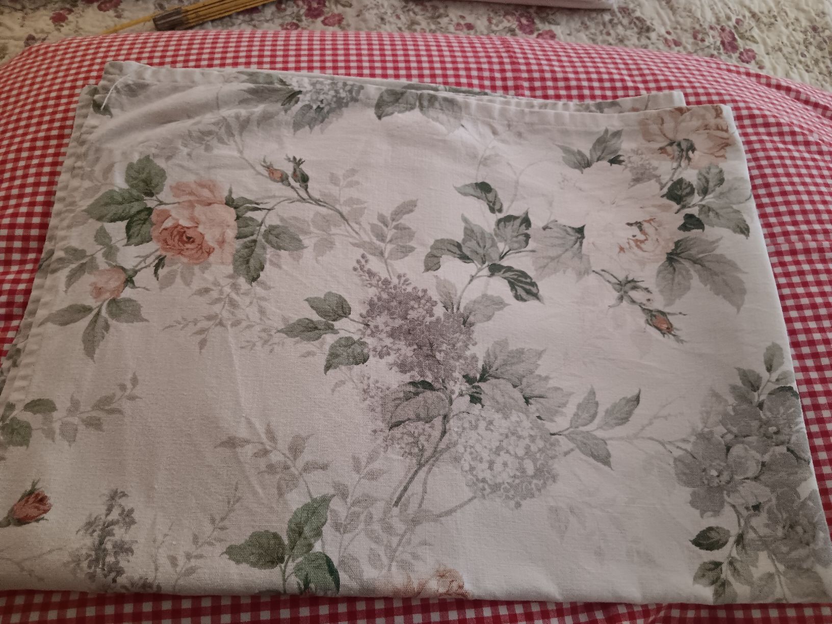 Biancheria da letto: englische Stoff – Usato da Ambrì venduto da Maerz87