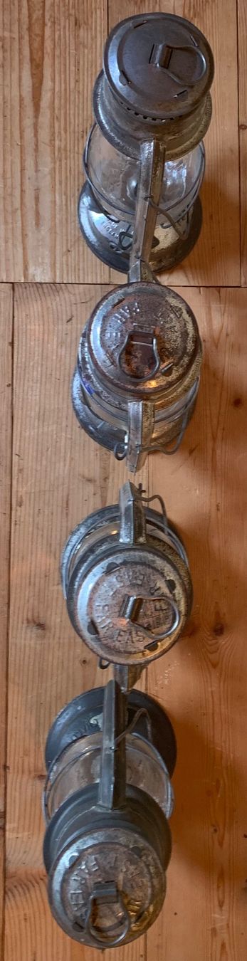 Lampes & Eclairage: 4 Petrollaternen Chalwyn der CH Armee – D'occasion à Goldingen par Bergler012 4