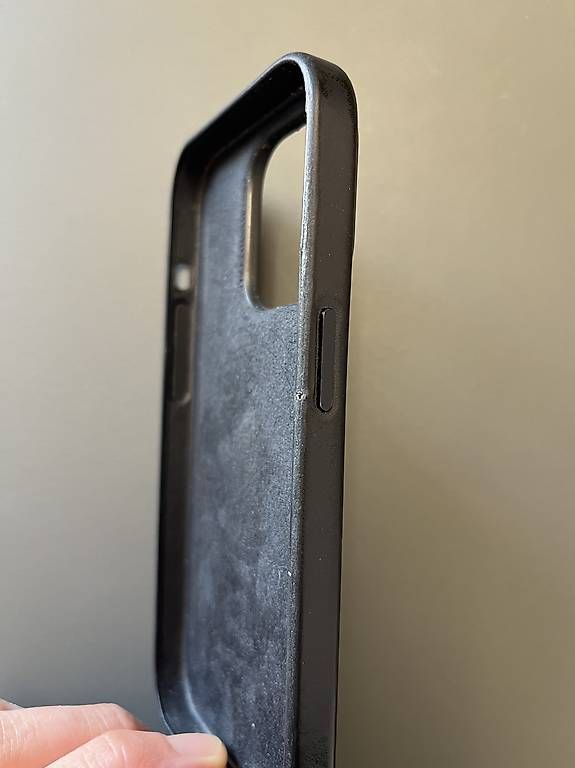 Apple Cover & Protezioni schermo: iPhone 14 Pro Leather Case original Apple Leder Hülle – Usato da Wangen b. Olten venduto da Peter_X 3