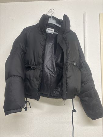Damen Daunenjacke Weekday schwarz Grösse XS neuwertig