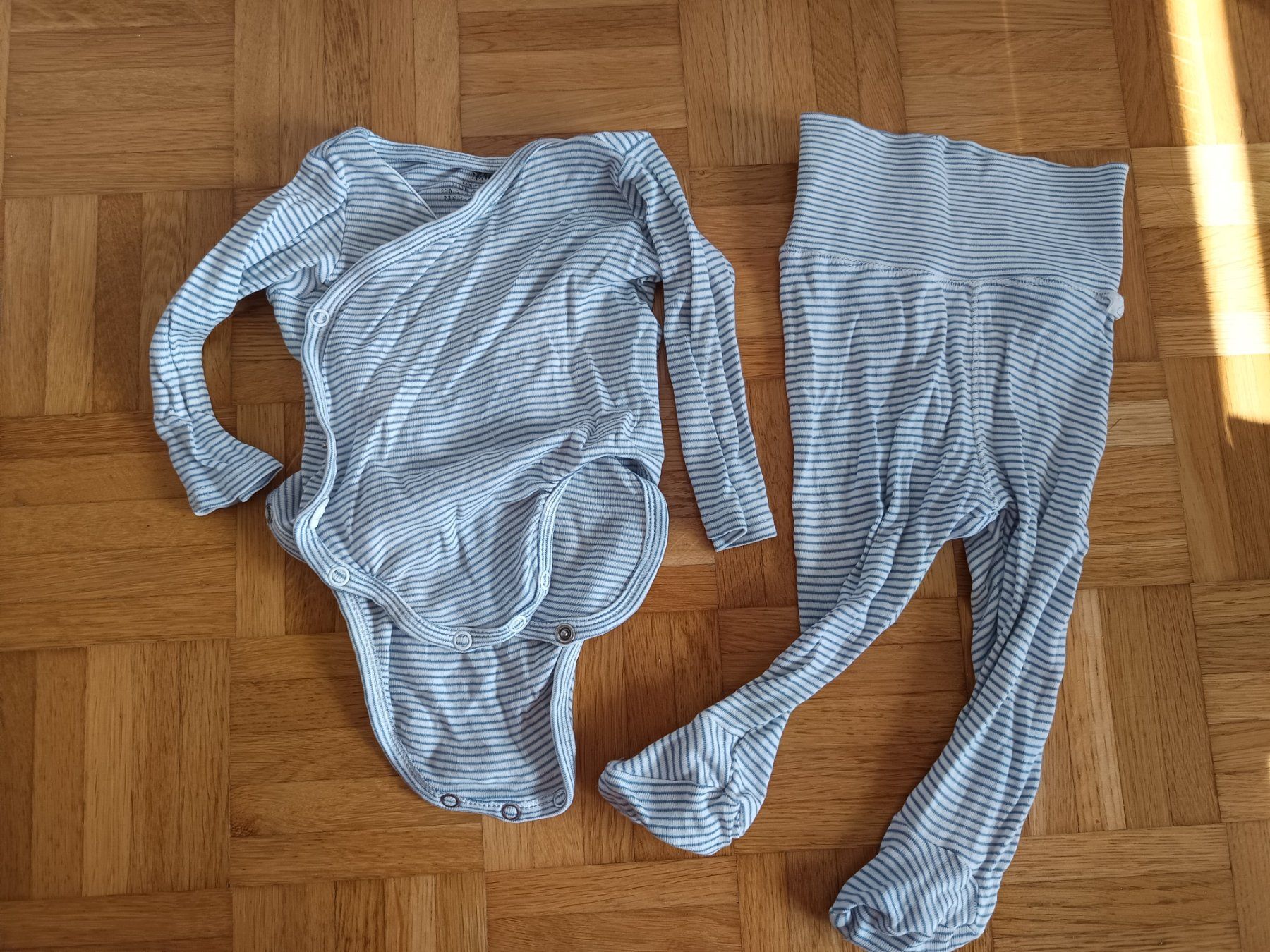 H&M Lotti & Set di vestiti: Baby Outfit H&M Gr. 62 – Usato da Gattikon venduto da Nesy8930 1