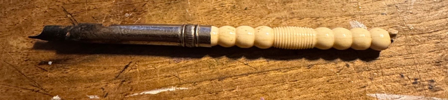 Penna & Evidenziatori: Bone Pen oder Knochenfüllfederhalter sehr alt – Usato da Grabs venduto da Barbstucky
