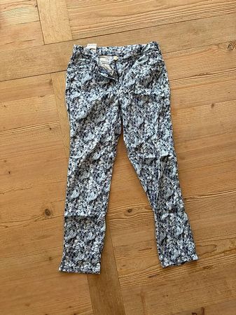 Damenhose mit Blumenmuster Grösse 38