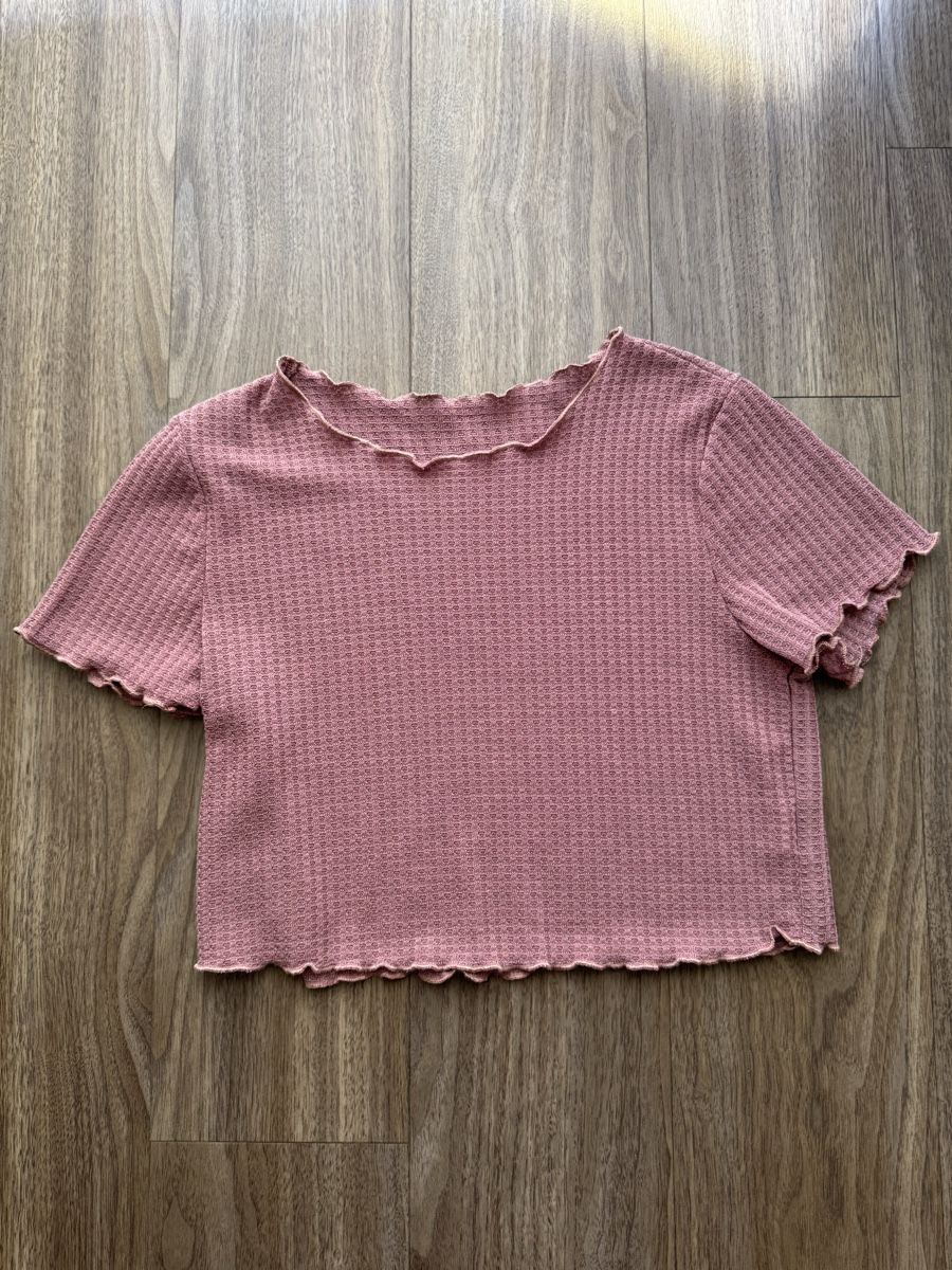 T-Shirts: PINK CROPTOP 💕 – Gebraucht aus Dietikon von athiinax