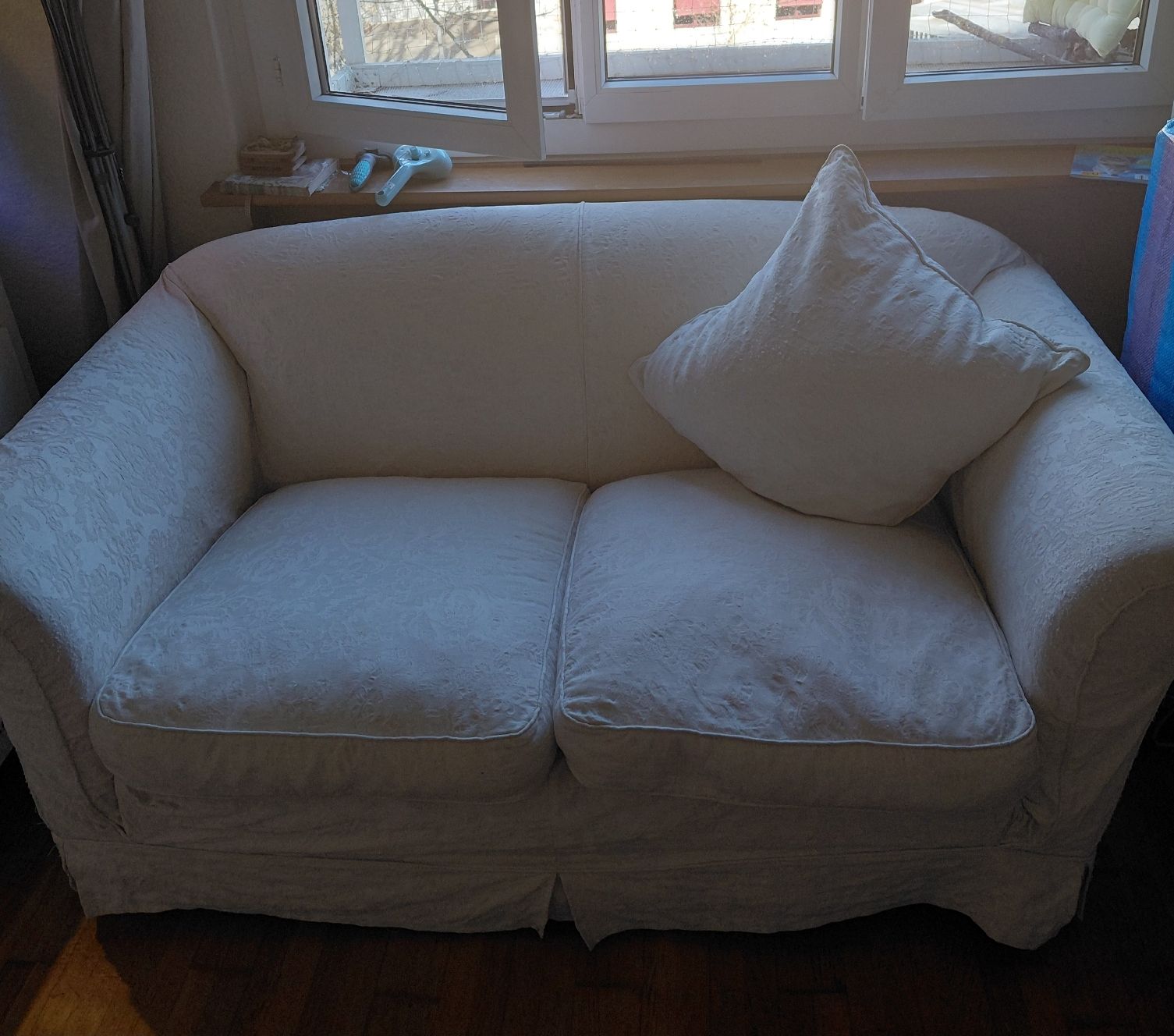 Divani: Gemütliches Sofa weiss aus Daunen – Usato da Kriens venduto da jamal012