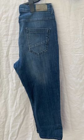 Super jeans 3/4 CECIL broderie coeur vers 1poche t.30 (t.40)