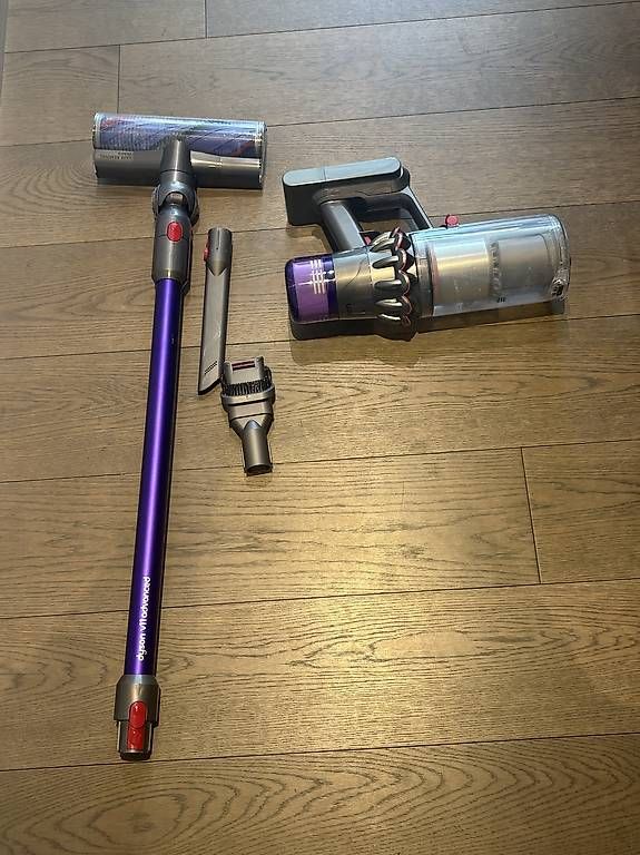 Aspirateurs & Accessoires: Dyson v11 advanced  – D'occasion à Herrliberg par jil_y77h 1