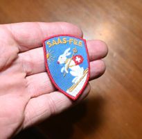 VINTAGE Badge SAAS-FEE -ST. GALLER STICKEREI hase KLEIN