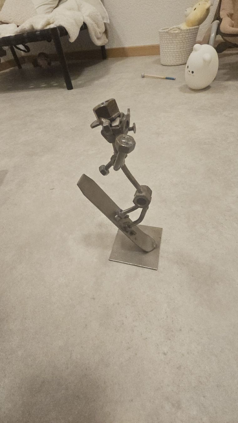 Statuette: statuette soudure snowboarder – Usato da Sornetan venduto da T.a333 1
