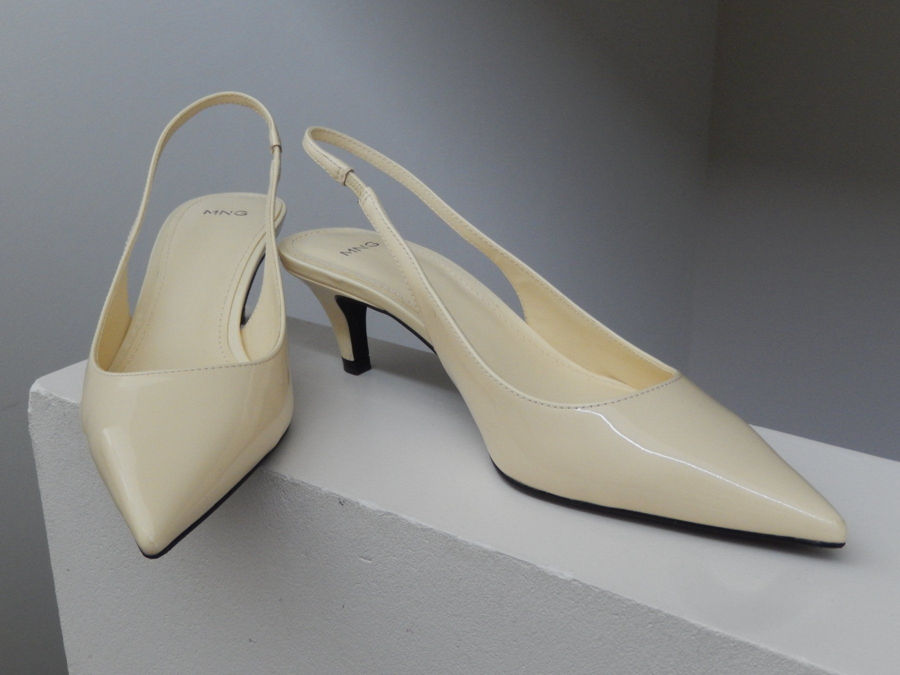 Mango Chaussures femmes: MNG Mango Slingbacks Gr. 36, pastellgelb – D'occasion à Tuggen par vivira 2
