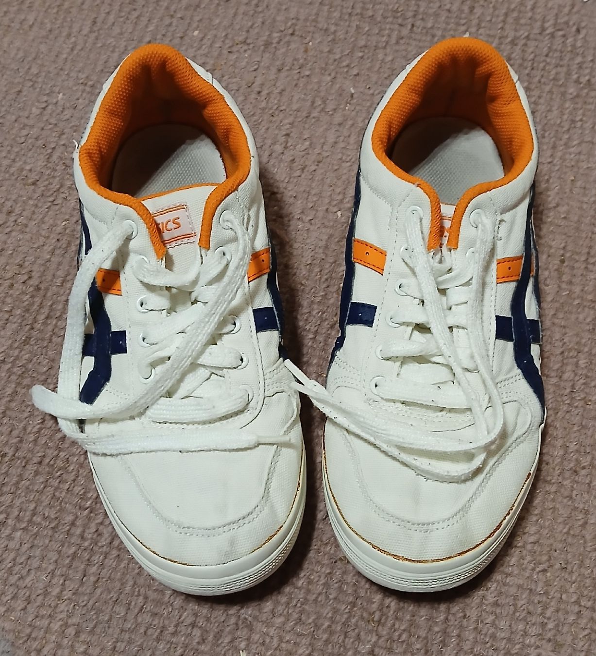 Asics Herrenschuhe: Asics Turnschuhe weiss/orange Grösse 42 – Gebraucht aus Frasnacht von ale_g288