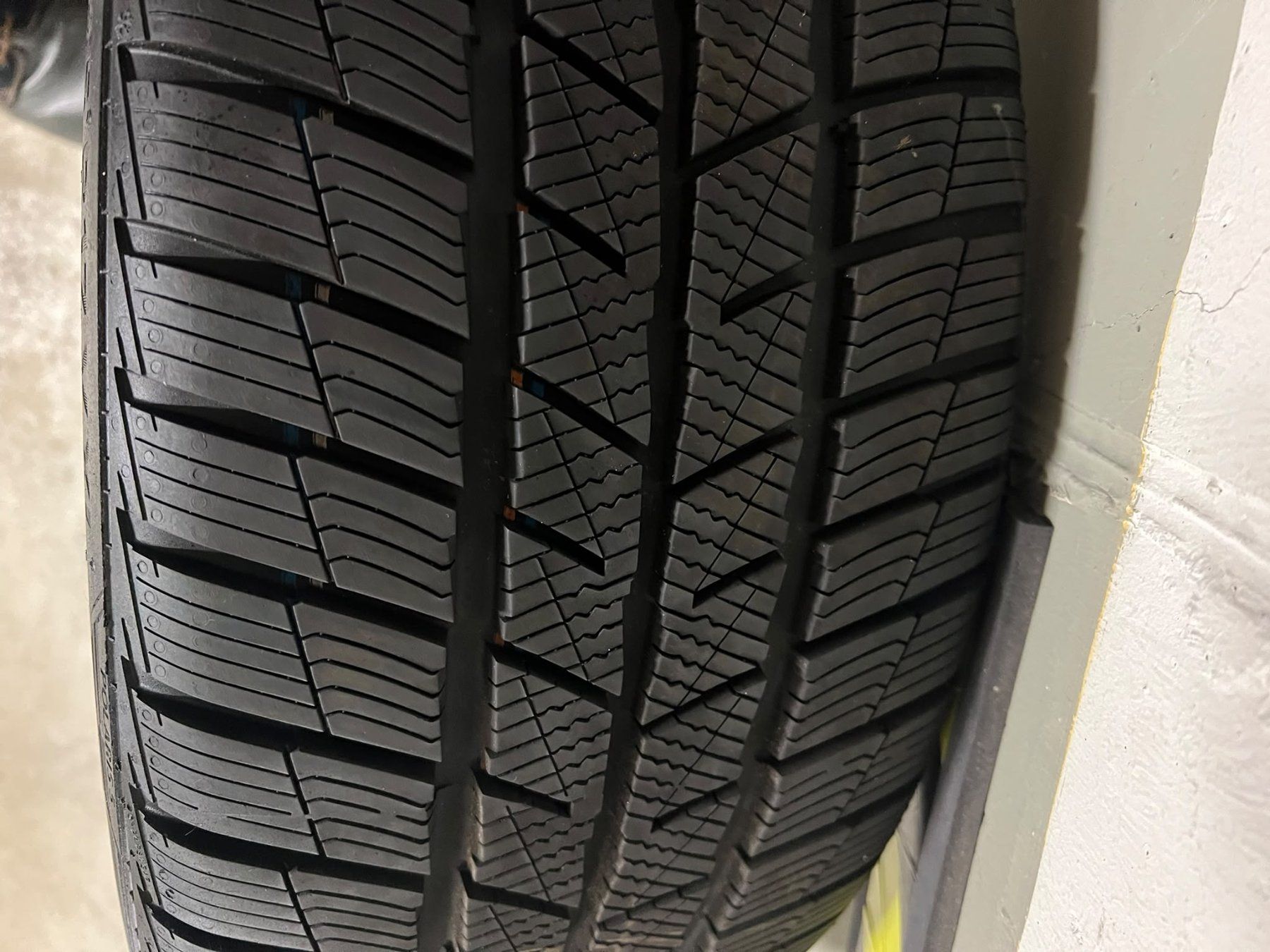 Mercedes-Benz Pneumatici & Ruote complete: 4 Winterrad Mercedes SLK – Usato da Wohlen AG venduto da Uintegra 2