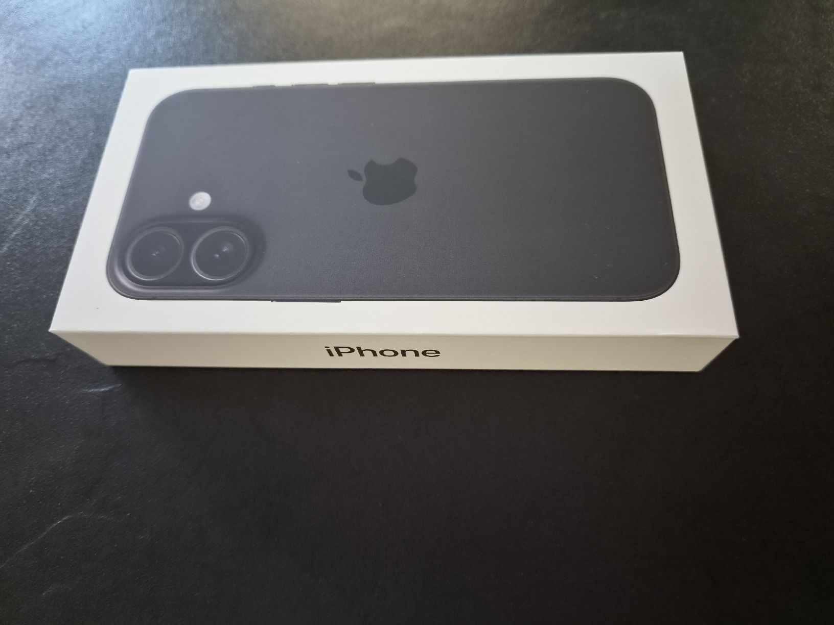 Apple Portables: iPhone 16 Black, 128 GB Neu & Ungeöffnet – Neuf avec emballage d'origine à Thun par element23