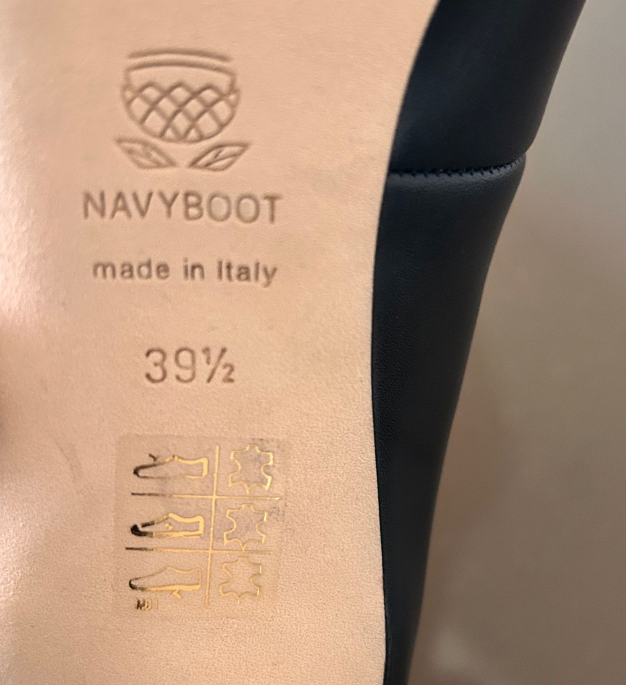 Navyboot Scarpe da donna: Pumps von NAVYBOOT, dunkelblau, Grösse 39.5 – Usato da Kreuzlingen venduto da peetzii 6