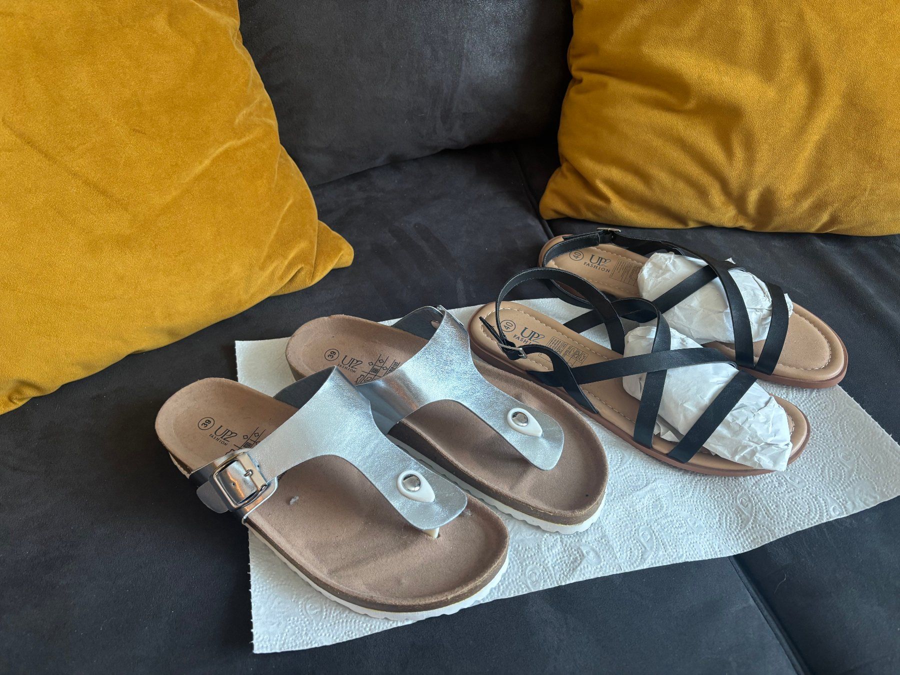 Damenschuhe: 2 Paar Sommerschuhe neu – Neu (gemäss Beschreibung) aus Merishausen von yourdream
