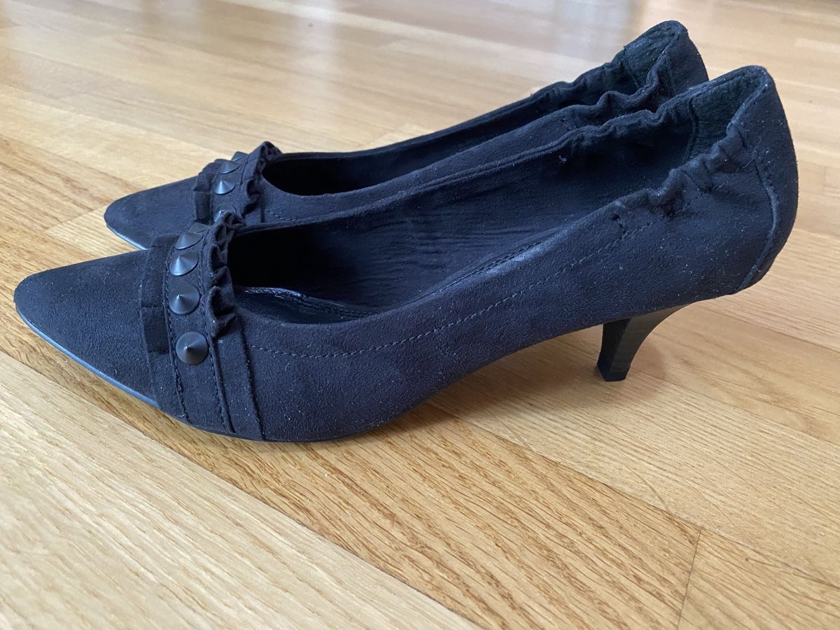 Tamaris Damenschuhe: Tamaris Pumps Gr. 40, Schwarz, Wildlederoptik – Gebraucht aus Volketswil von Flamingo_66 2