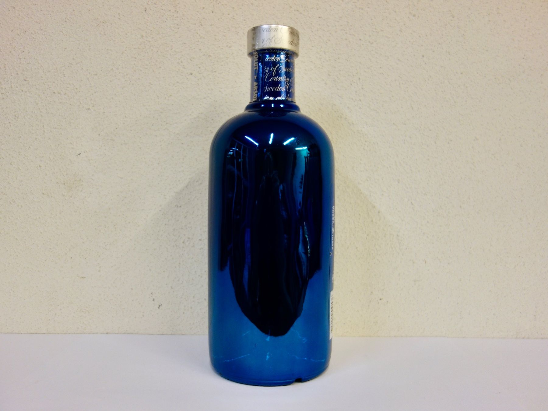 Absolut Vodka Spirituosen: 1 x ABSOLUT VODKA ABSOLUT ELECTRIK BLUE Edition 2015 – Neu und originalverpackt aus Kerzers von zimmergruen 2