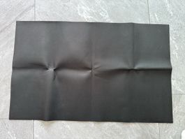 Schwarze rutschfeste Saugmatte Küche - z.B. unter Kaffeem.