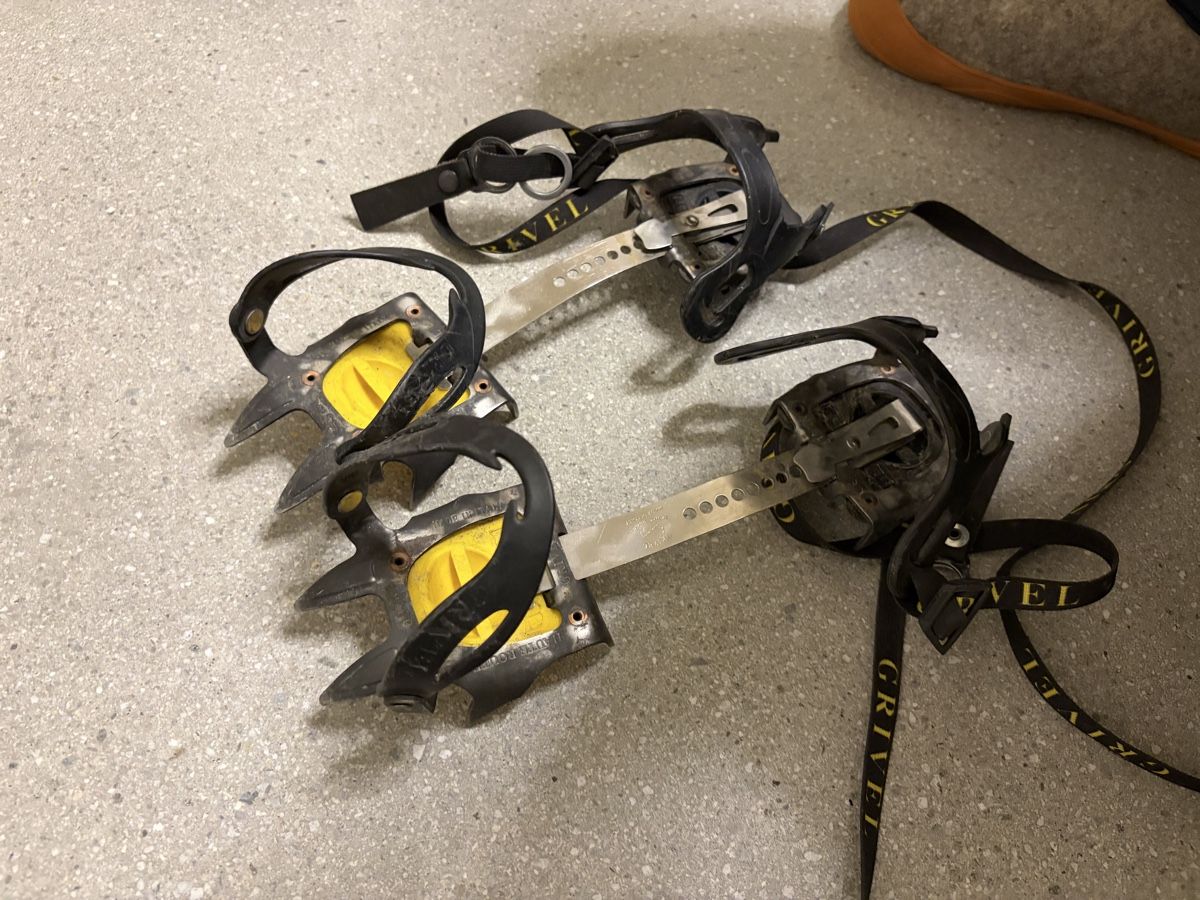 Grivel Altro in Alpinismo & Escursioni: Grivel Steigeisen mit Korbbindung – Usato da Riederalp venduto da imh_ll8m 2
