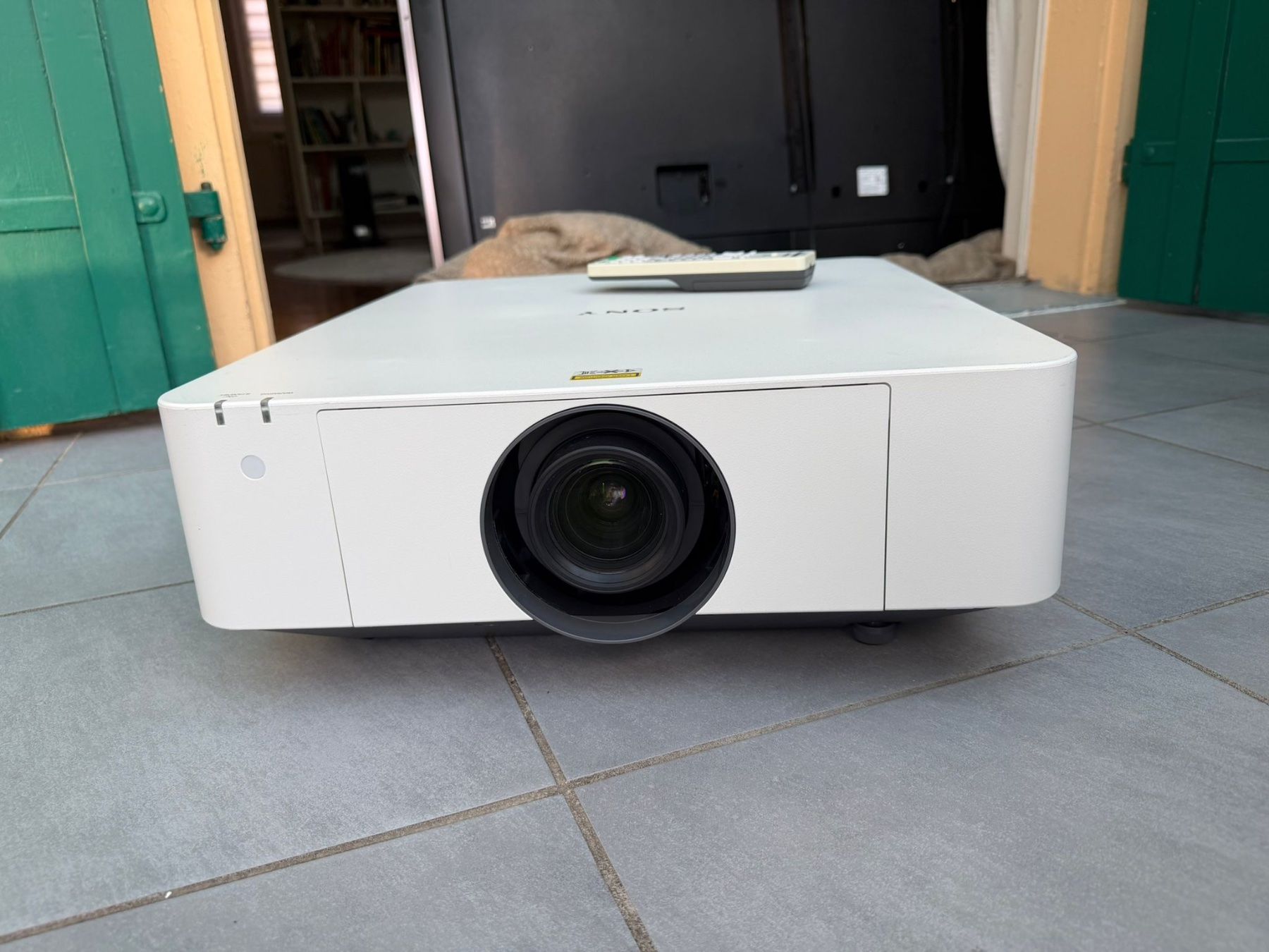 Sony Proiettori: Vidéoprojecteur Sony – Usato da Genève venduto da Anaguy 1